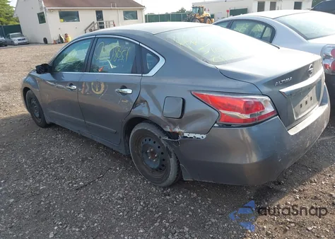 2015 Nissan Altima 2.5 S z USA, uszkodzony, nr VIN 1N4AL3AP7FN366483
